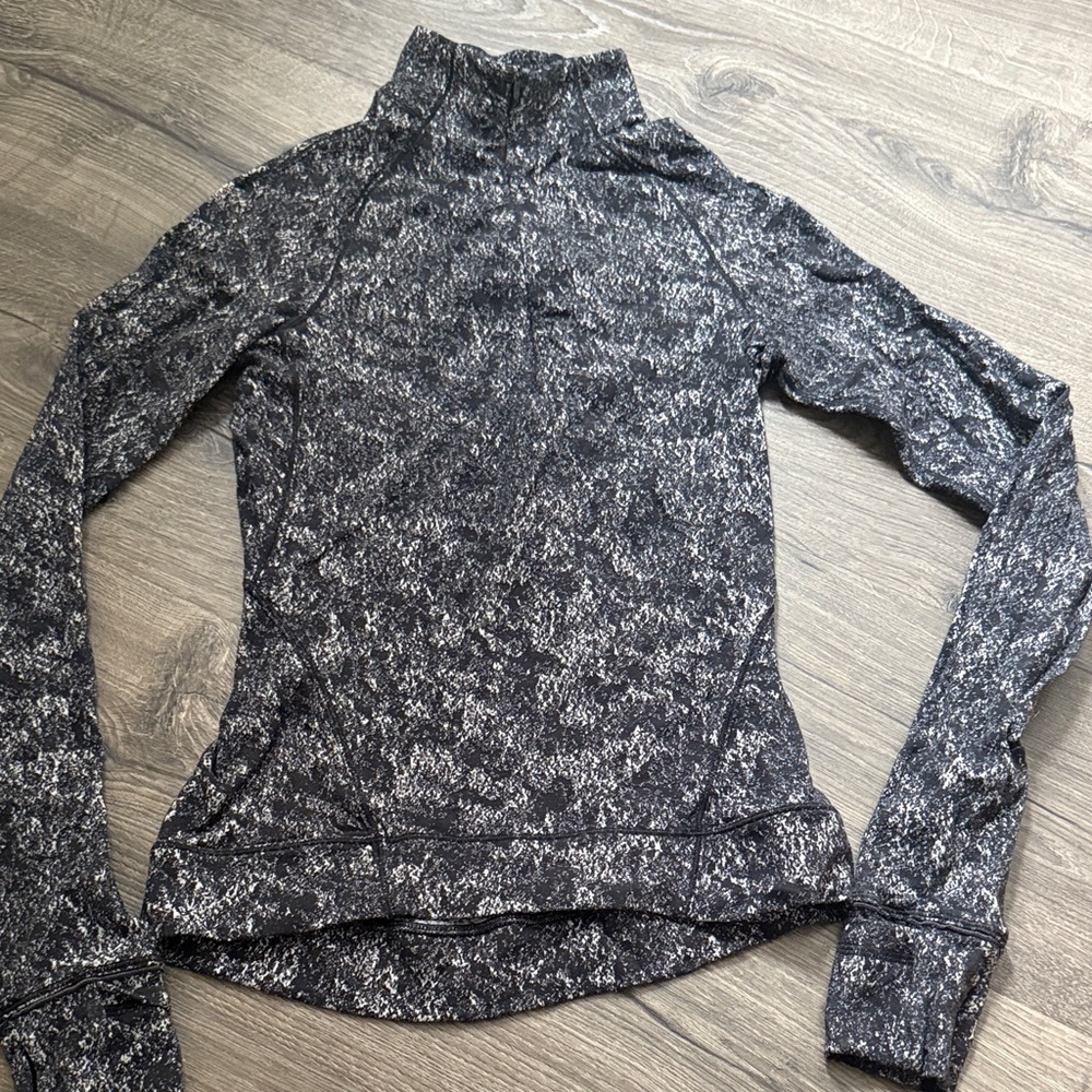 Lululemon Gray Patterned quarter zip